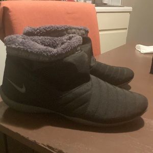 Yoga boots Nike